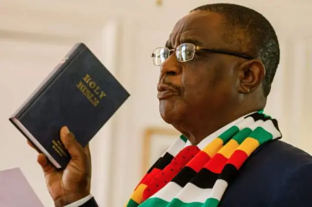 Mtu huyo anayetuhumiwa kuwa mlaghai kwa kujifanya kuwa Makamu wa Rais Constantino Chiwenga, aliyeonekana hapa kwenye sherehe yake ya kuapishwa mnamo 2018