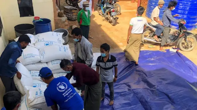 ကိုဗစ်ကပ်ရောဂါနဲ့ စစ်အာဏာသိမ်းမှုအောက်က မြန်မာနိုင်ငံမှာ လူသားချင်းစာနာမှု အကူအညီတွေ လိုအပ်နေဆဲလို့ WFP ကပြောပါတယ်။