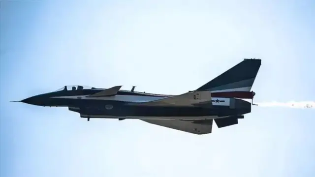 जे-16 लड़ाकू विमान