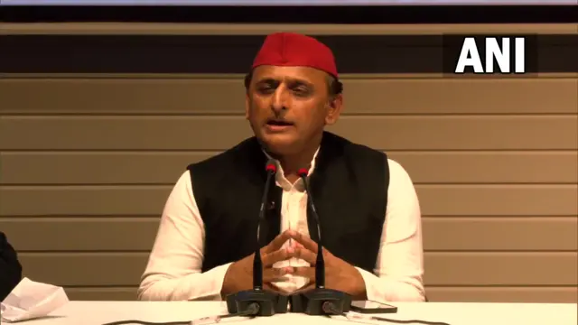 समाजवादी पार्टी के राष्ट्रीय अध्यक्ष अखिलेश यादव