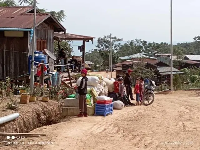 ဒေသခံထောင်ချီ ဟာ စစ်ဘေးရှောင်နေရ