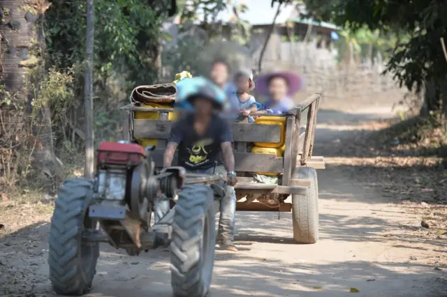 ကော့ကရိတ်မြို့နယ်အတွင်းက ကျေးရွာအချို့ကဒေသခံတွေထပ်မံတိမ်းရှောင်