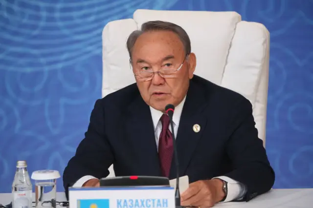 कज़ाकिस्तान के पूर्व नेता नूरसुल्तान नज़रबायेव