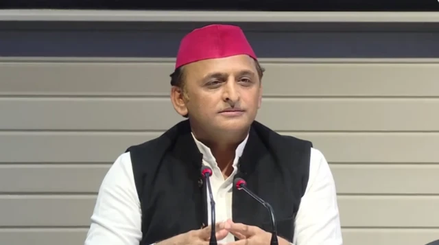 अखिलेश यादव