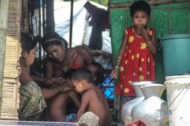 ပြုပြင်ဖို့လိုအပ်နေတဲ့ဝါးတောင်စစ်ဘေးရှောင်စခန်း
