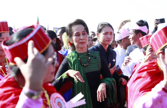 ဒေါ်အောင်ဆန်းစုကြည်ရဲ့ လုံခြုံရေးအရာရှိချယ်ရီထက်