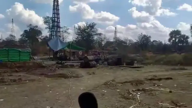 ကြက်ဆူအိုင်ရေနံမှော် ကို စစ်ကောင်စီတပ်ဖွဲ့ဝင်တွေ အင်အားအများအပြားနဲ့ဝင်ရောက်