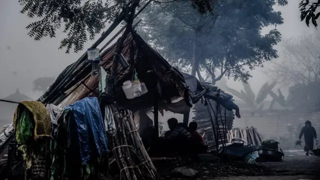 မုံးကိုးဒေသခံစစ်ရှောင်တွေရေရှည်ရပ်တည်ဖို့ခက်ခဲလာ