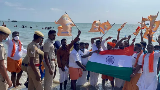 சிவசேனா போராட்டம்
