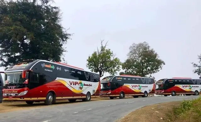 ကလေးမြို့အထွက် ခရီးသည်တင်ကားတွေများ