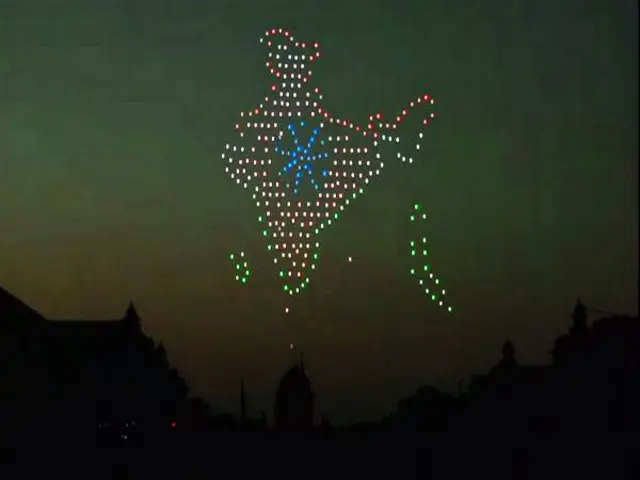 1000 ட்ரோன்கள் உருவாக்கிய இந்திய வரைபடம்