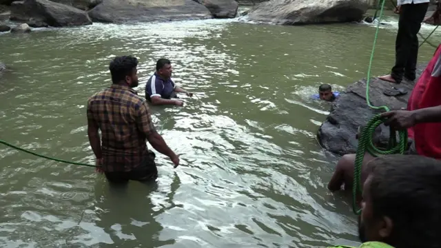 இலங்கையில் நீரில் அடித்துச் சென்ற ஐந்து தமிழர்கள் சடலங்களும் மீட்பு