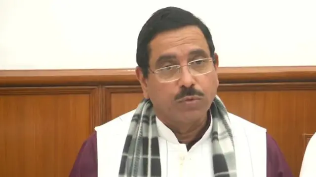 संसदीय कार्य मंत्री प्रल्हाद जोशी