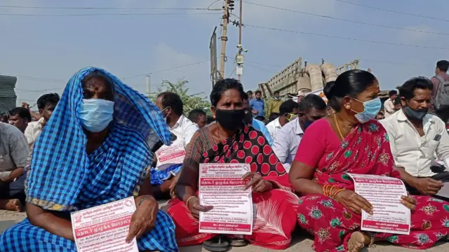 பழவேற்காடு மீனவர்கள் போராட்டம்