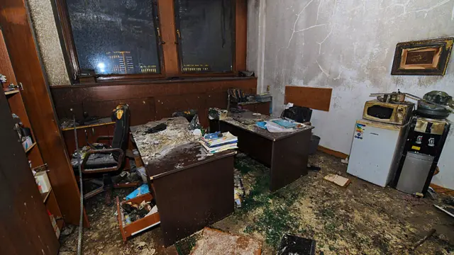 Разгромленные кабинеты в городской администрации Алматы