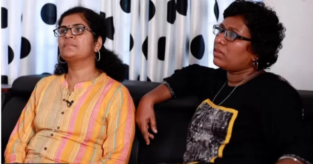 कनकदुर्गा (बाईं तरफ) और बिंदु अम्मिनि ने सबरीमला मंदिर में प्रवेश किया था