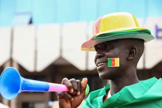 Man wear Cameroon colours