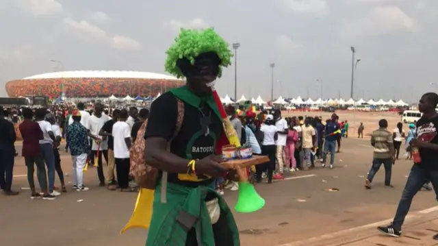 Some fotos of fans as dem arrive staduim for Afcon 2021 Day one