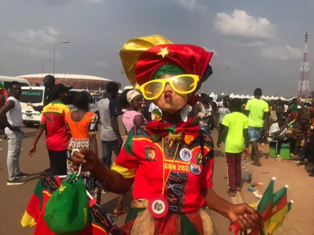 Some fotos of fans as dem arrive staduim for Afcon 2021 Day one