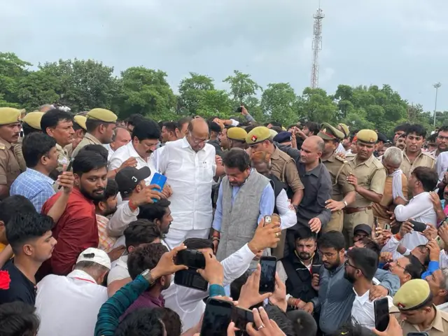 एनसीपी के राष्ट्रीय अध्यक्ष शरद पवार