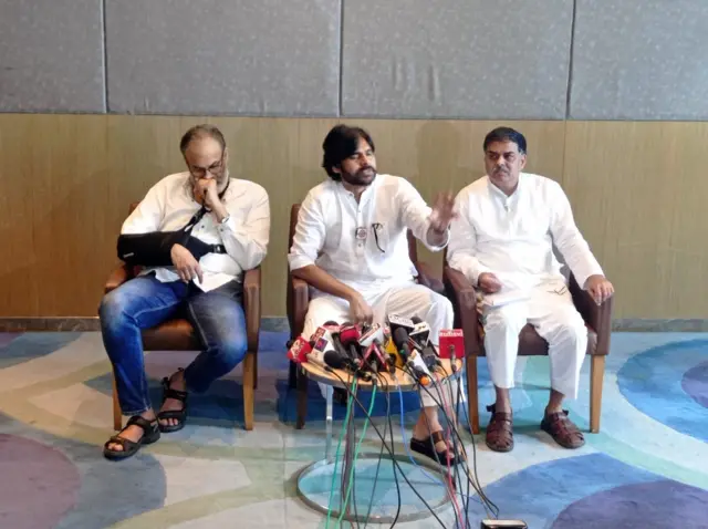 పవన్ కల్యాణ్ ప్రెస్ మీట్‌