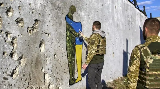 Граффити в освобожденном Купянске