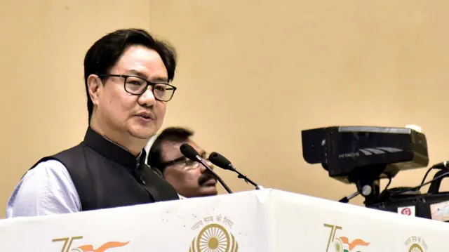 देश के कानून मंत्री किरेन रिजिजू