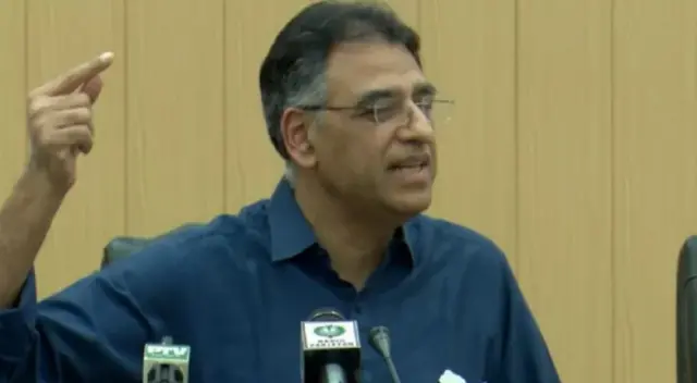 اسد عمر