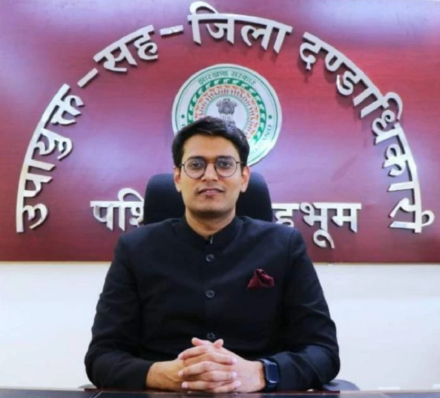 पश्चिम सिंहभूम ज़िले के डीसी अननया मित्तल