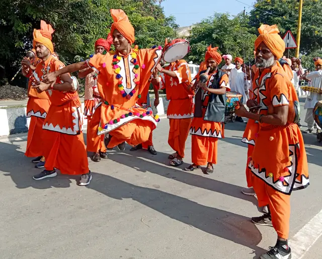 लोक कलाकार