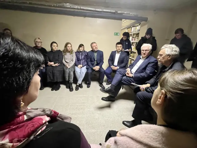 Штайнмаєр в укритті