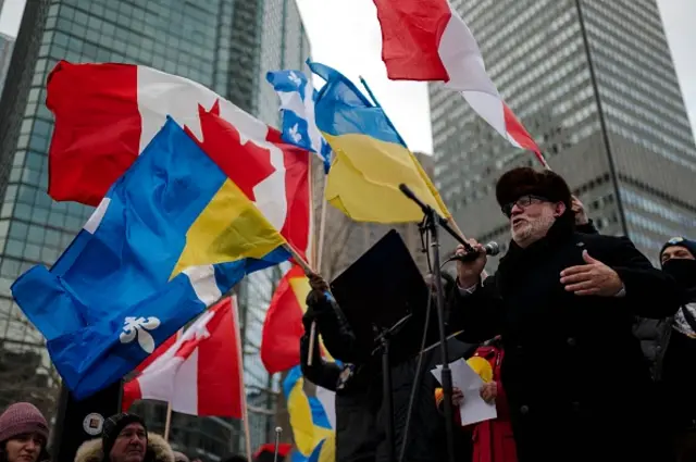 Демонстрация в защиту Украины в начале военного конфликта