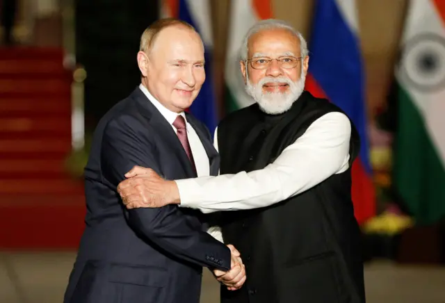रूस के राष्ट्रपति व्लादिमीर पुतिन और पीएम मोदी