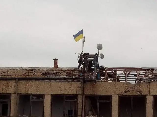 Над освобожденной Миролюбовкой Херсонской области подняли украинский флаг