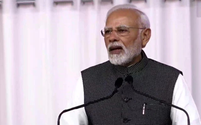 नरेंद्र मोदी