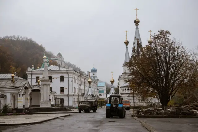Техника в лавре