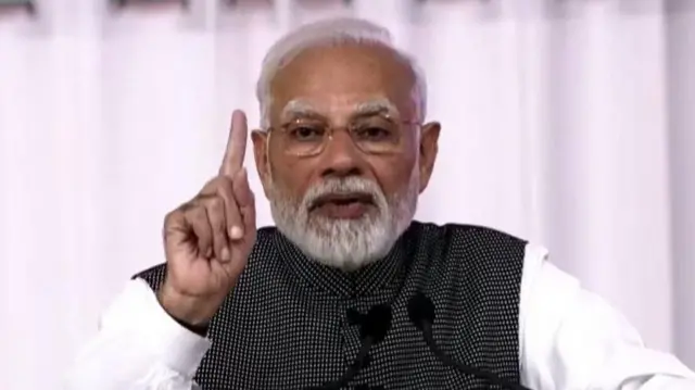 प्रधानमंत्री नरेंद्र मोदी