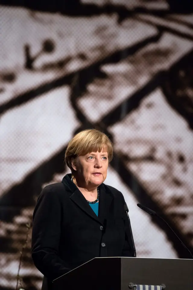 المستشارة الألمانية السابقة أنغيلا ميركل تنال جائزة "نانسن" لمواقفها مع اللاجئين