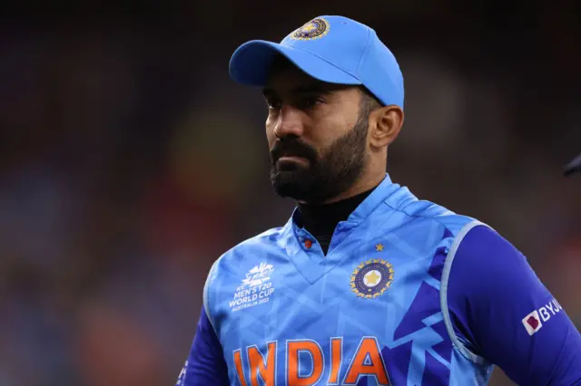 दिनेश कार्तिक