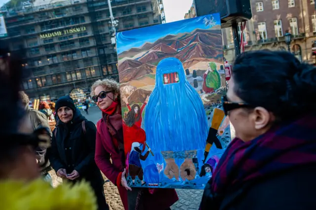 مظاهرة لدعم المرأة في أفغانستان