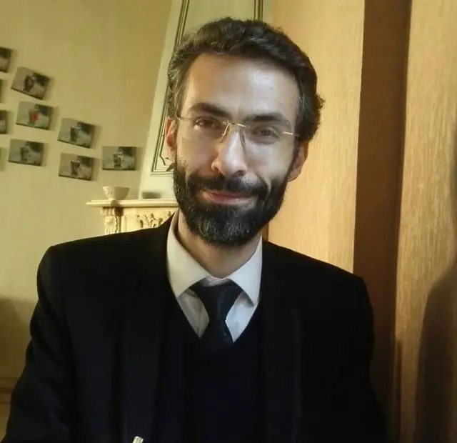 محمود میرزایی،‌ موزیسین و رهبر ارکستر زندانی در ایران/ عکس از اینستاگرام آزاده بلاش، مدرس پیانو در اتریش