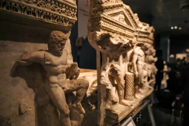 Türkiye'den ABD'ye kaçırılan altı tarihi eser iade edildi