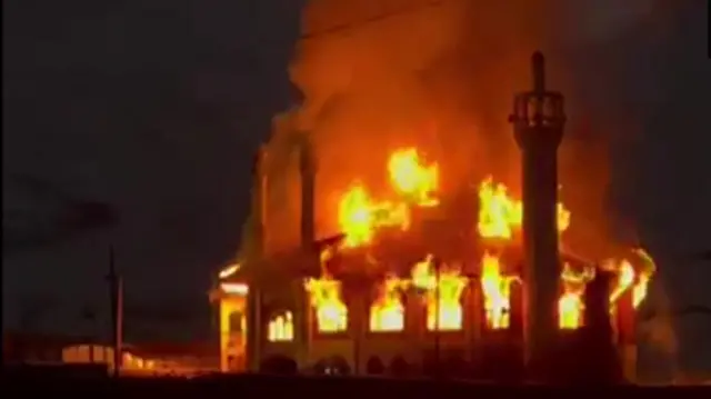 कारगिल: जामिया मस्जिद में लगी भीषण आग