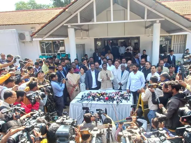 प्रेस कॉन्फ्रेंस करते झारखंड के मुख्यमंत्री हेमंत सोरेन