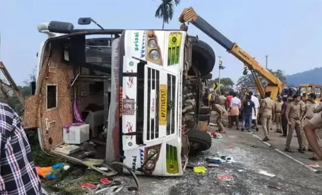 కేరళలో బస్సు ప్రమాదం