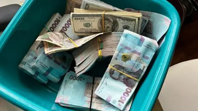 Обыски в лавре
