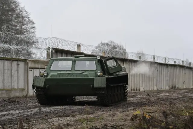 За час російської агресії проти України на кордоні з Білоруссю, яка надала свою територію для ударів по Україні, виросла стіна