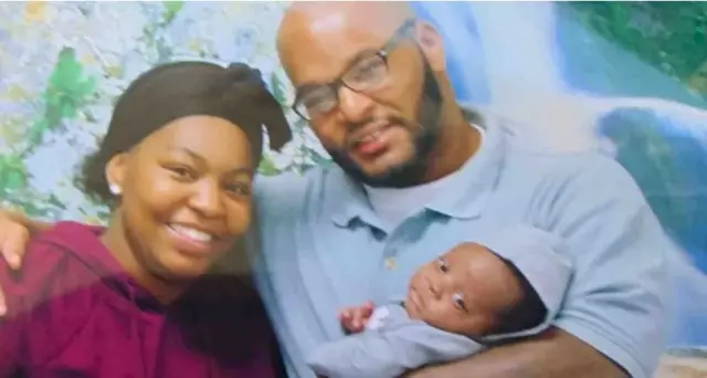 Kevin Johnson oo la sawiran gabadhiisa Khory Ramey, iyo wiilka uu awoowaha u yahay