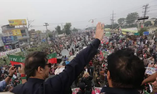 పాకిస్తాన్ మాజీ ప్రధాని ఇమ్రాన్ ఖాన్