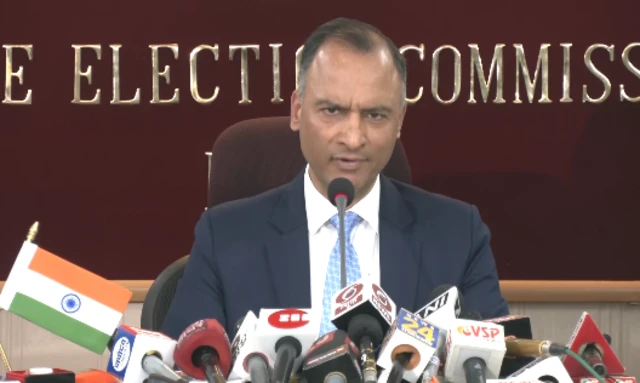 दिल्ली चुनाव आयुक्त विजय देव
